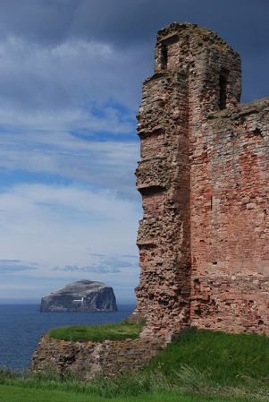 Tantallon Castle ruin